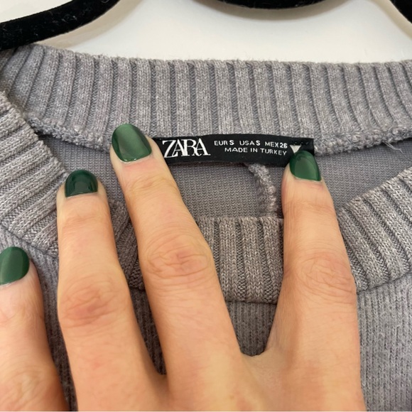 Zara Soft Gray Crew Neck Sweater with Ribbed Neckline - Picture 5 of 7